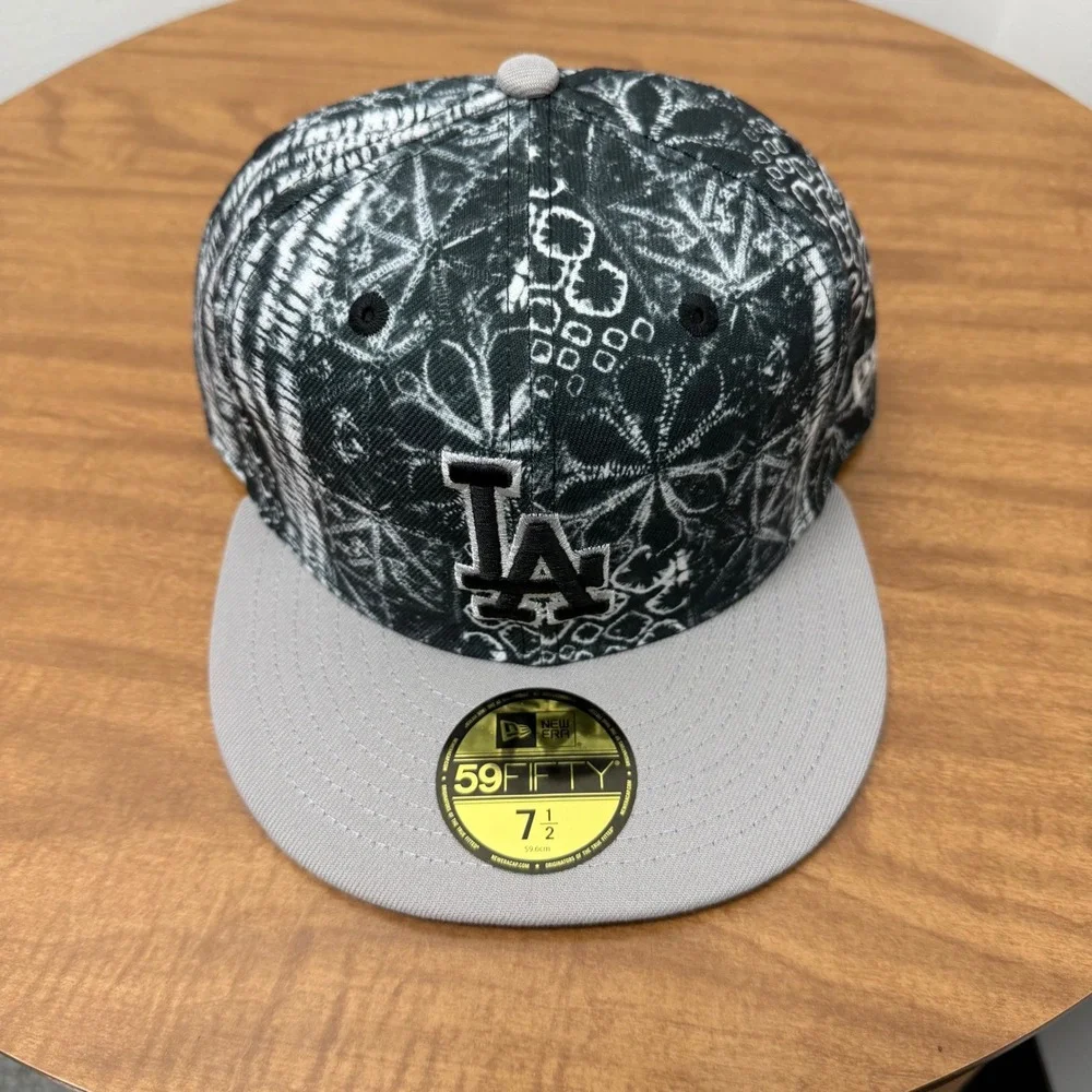 New Era 59FIFTY LA Dodgers Hat Mens 7 1/2 Black White Acid wash Grey Flat Brim